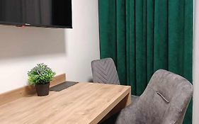 Adula - Pokoje I Apartamenty